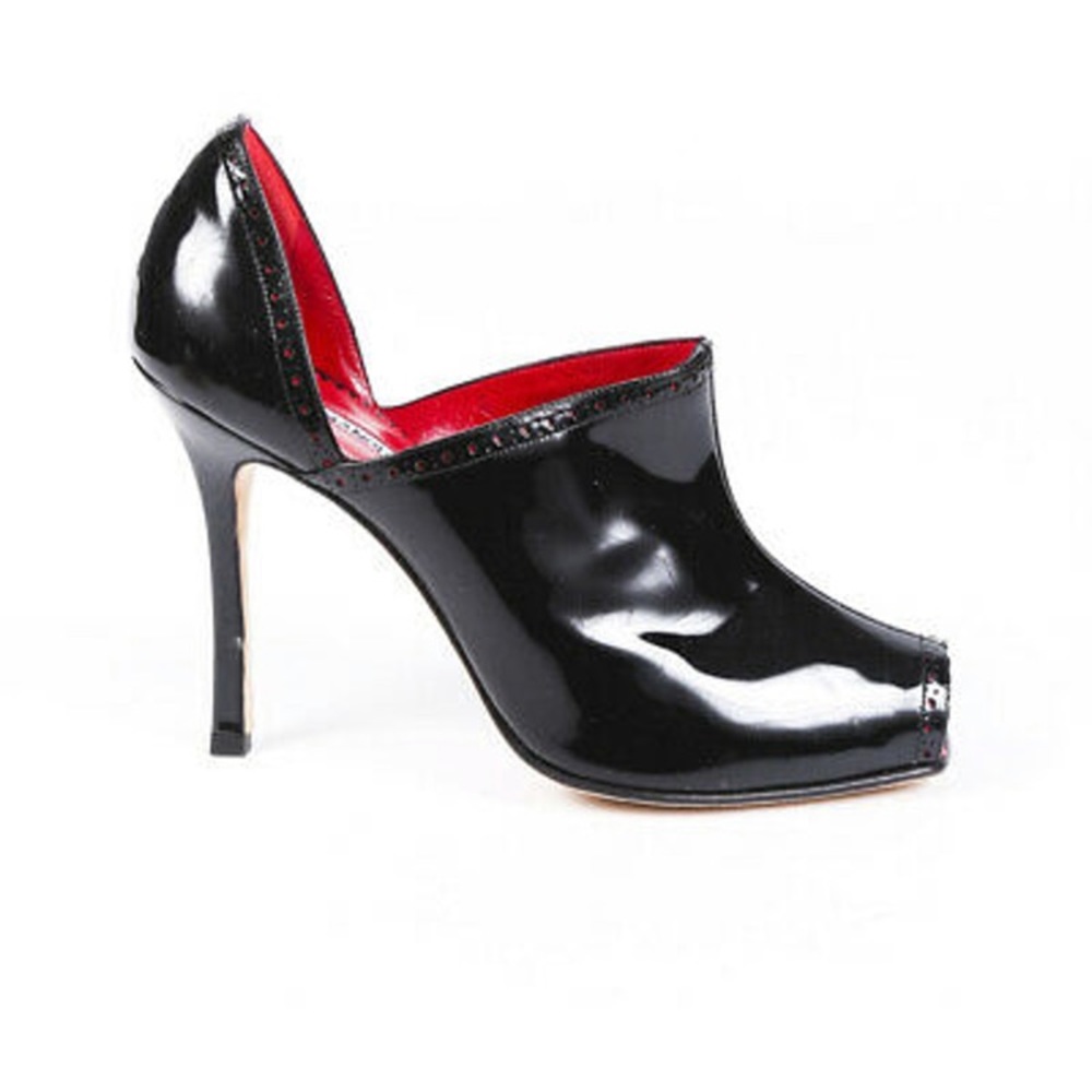 Manolo Blahnik patent peep toe pump size 35